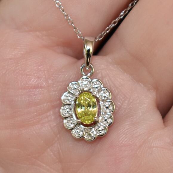 Green Cubic Zirconia Pendant Necklace 925 Sterling Silver August Birthdays - Picture 4 of 6